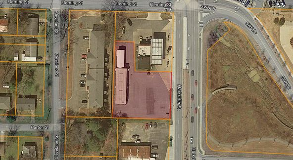 Horton's Retail Center: 2045 Harkrider, Conway, AR 72032